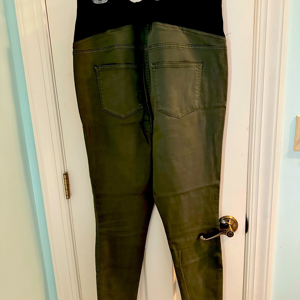 Maurices olive green skinny jeans